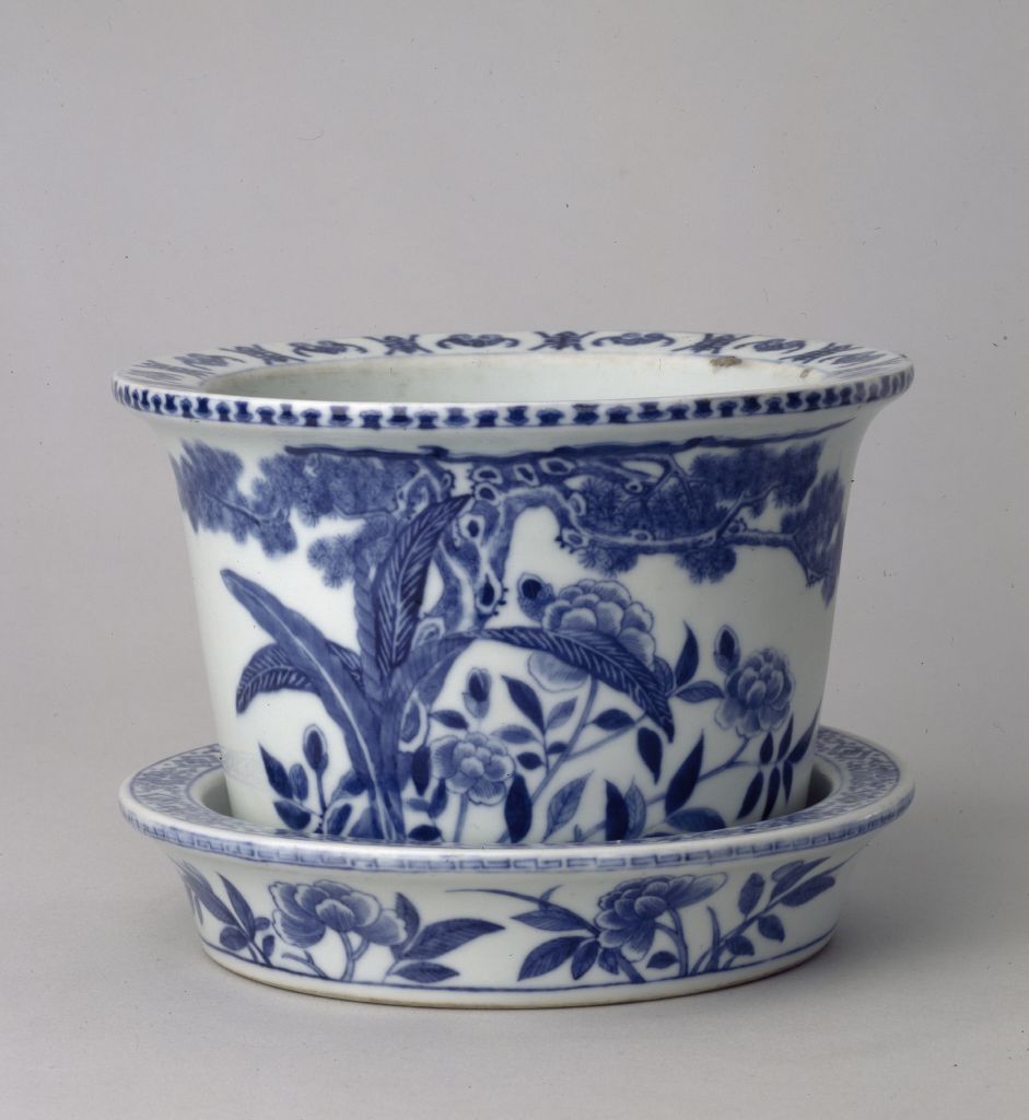 图片[1]-Blue and white flower flowerpot and toilet box-China Archive